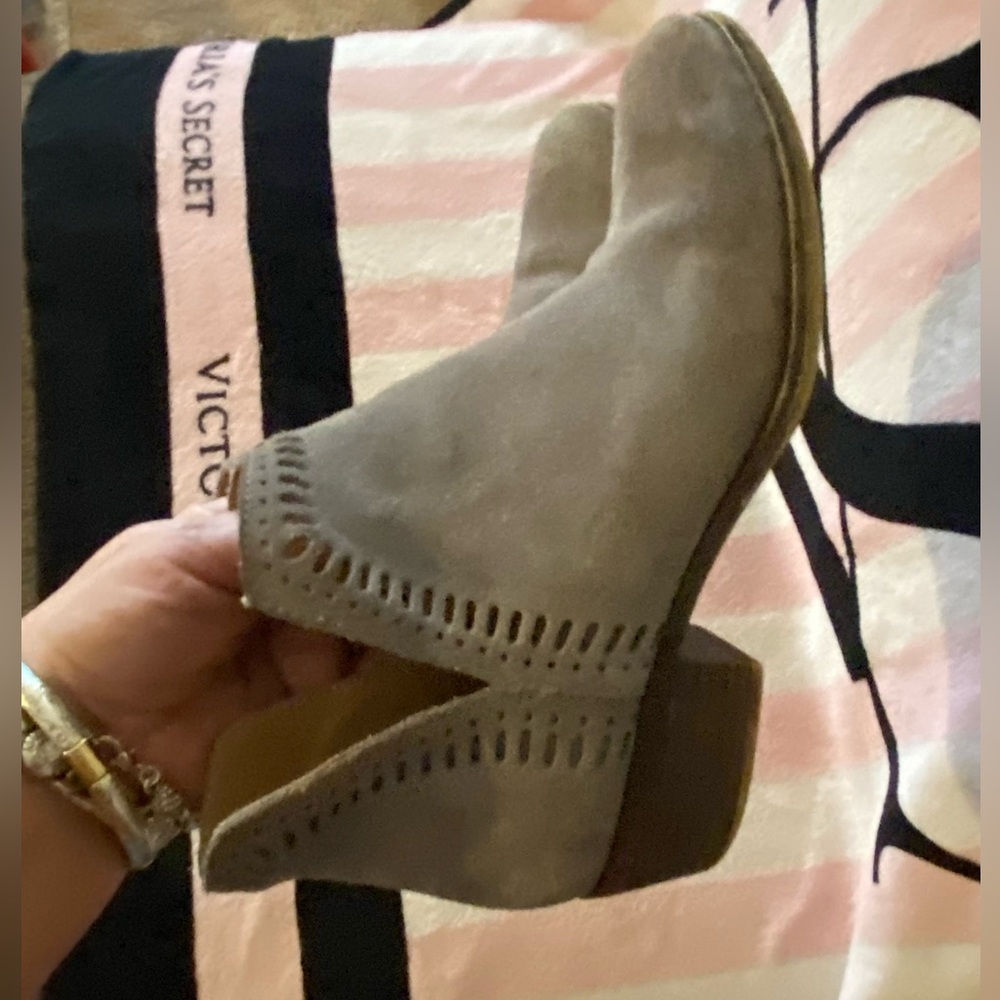 Lucky Brand Bustina gray ankle boots 6.5 - Picture 12 of 13